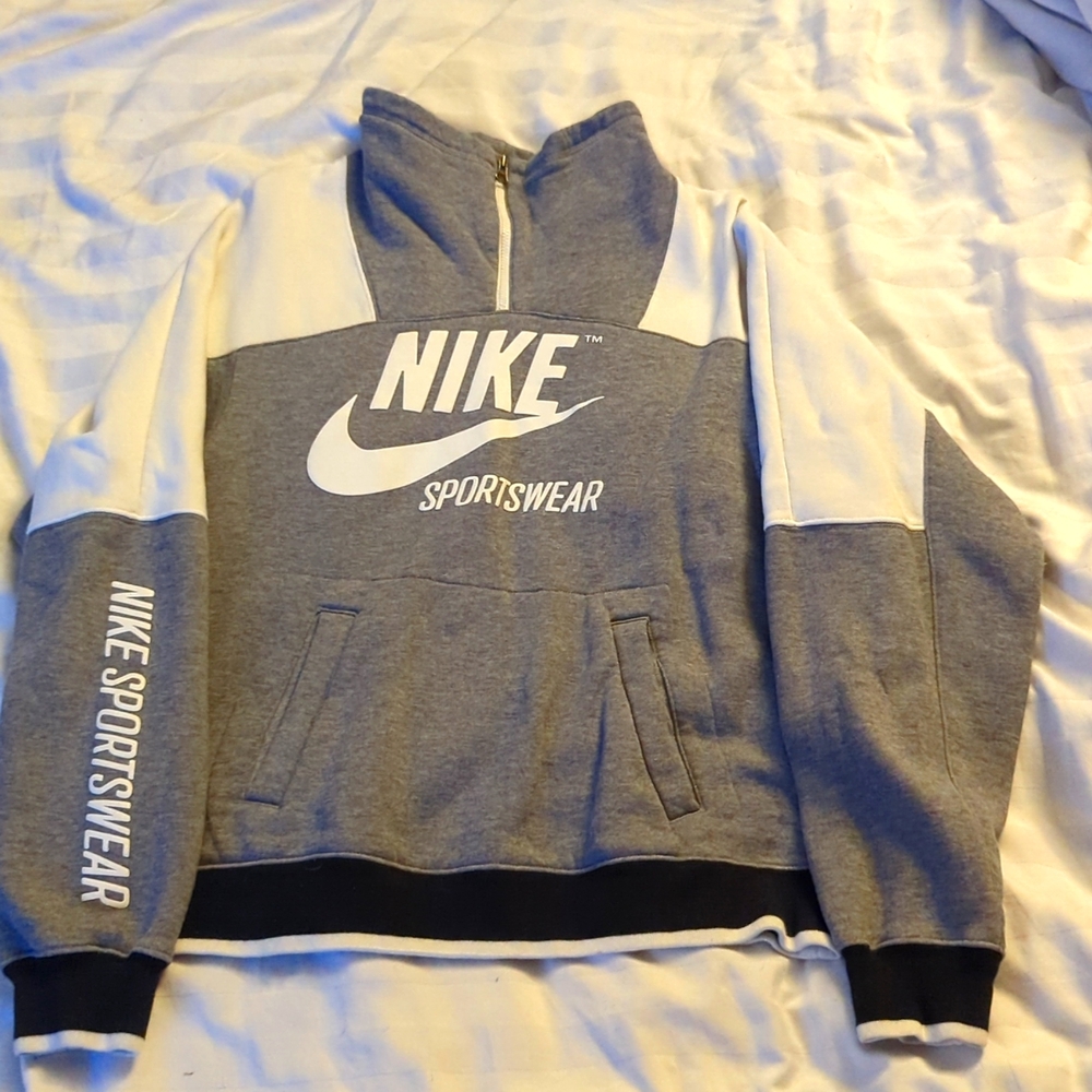Nike sweatshirt small
